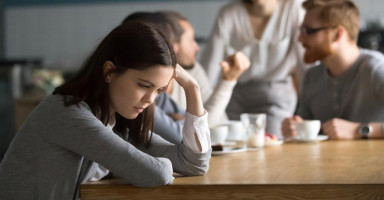 اخشى على ابنتي من الانتحار