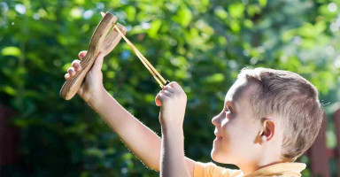 ابني يرفض الحفظ والدراسة وكل همه اللعب