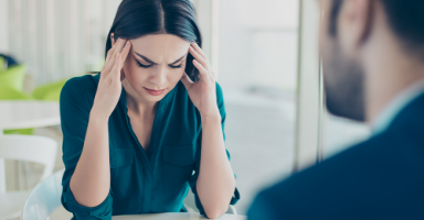 مشاكل العمل دمرت صحتي ونفسيتي وخائفة من قرار الاستقالة