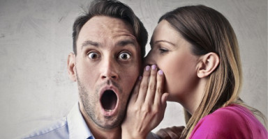 ابنتي تخبر زوجها كل أسرارنا العائلية